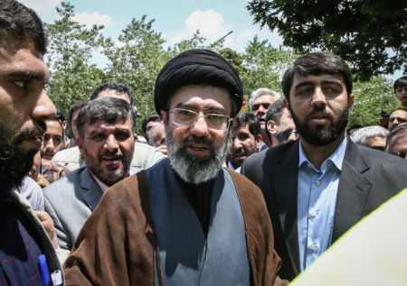 Появились кадры объявления имени нового верховного лидера Ирана