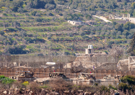 Израильские солдаты перешли границу соседней страны