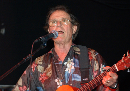 Умер легендарный автор хита Вудстока Джо Макдональд