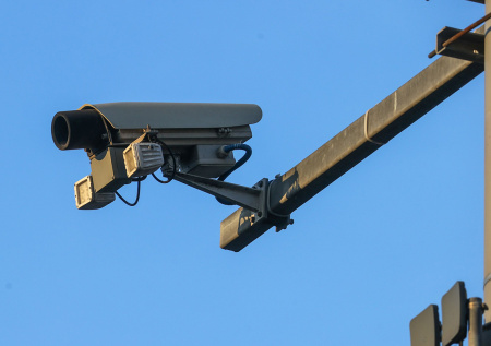 Юрист раскрыл, в каких случаях можно оспорить штраф с дорожной камеры