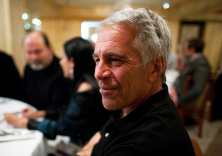 На загадочном ранчо Эпштейна начались обыски