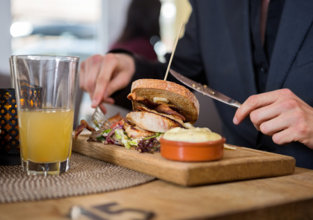 Профессор ответил, сохранит ли общепит заведения при отсутствии НДС