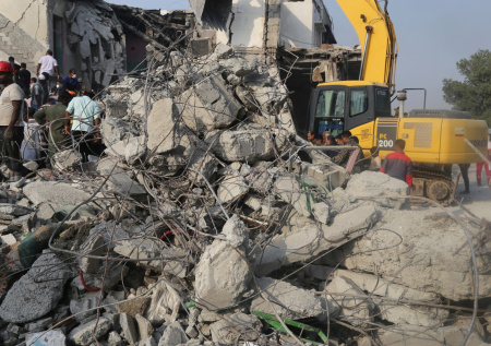 Такер Карлсон потребовал расследовать удар по школе в Иране