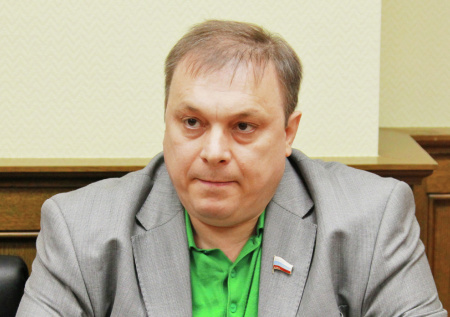 Блогер решил защитить честь и достоинство от продюсера «Ласкового мая»