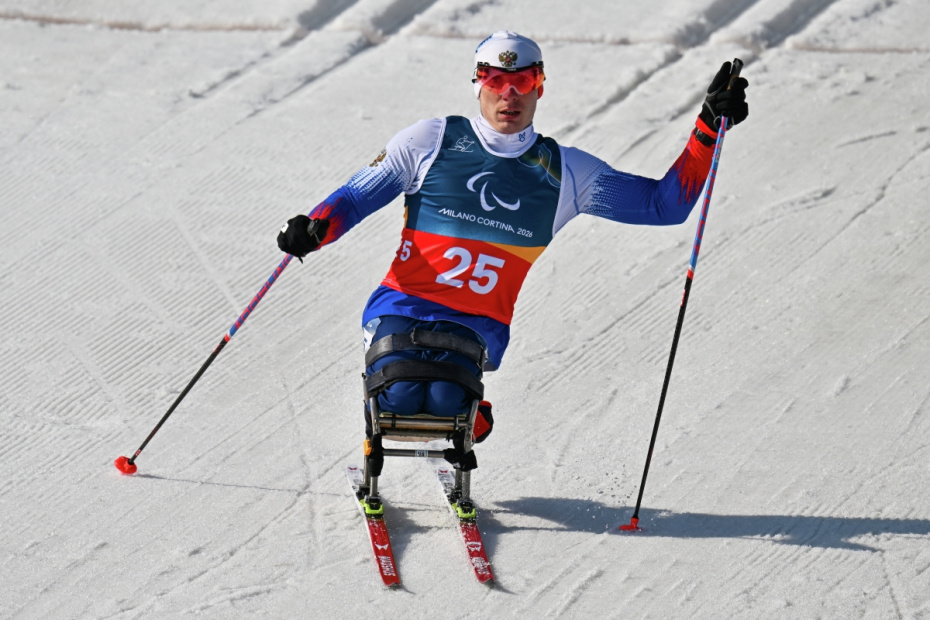 Иван Голубков (Россия) на дистанции спринта среди мужчин на соревнованиях по лыжным гонкам XIV зимних Паралимпийских игр в Валь-ди-Фьемме