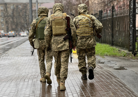 Военкомы мобилизовали сотрудника пиццерии прямо на рабочем месте