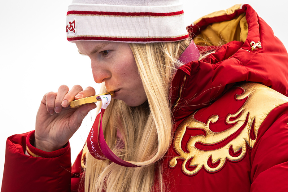 Варвара Ворончихина, завоевавшая золотую медаль в супергиганте среди женщин на соревнованиях по горнолыжному спорту XIV зимних Паралимпийских игр в Италии