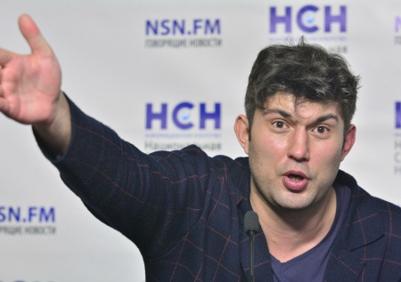 «Толкнул меня»: невестка Алибасова ответила на обвинения в разгроме квартиры