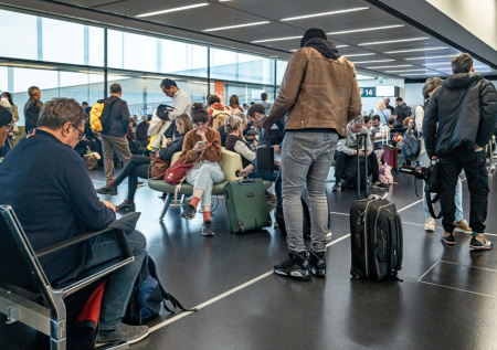 Тысячи российских туристов оказались «в заложниках» в Азии