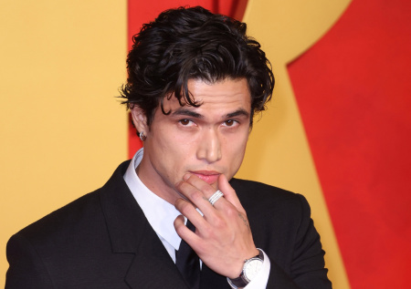 Звезда «Американской истории ужасов» Мелтон сообщил приятную новость