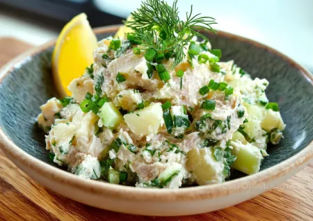 Салат с печенью трески — как из ресторана! Готовим за 15 минут без майонеза