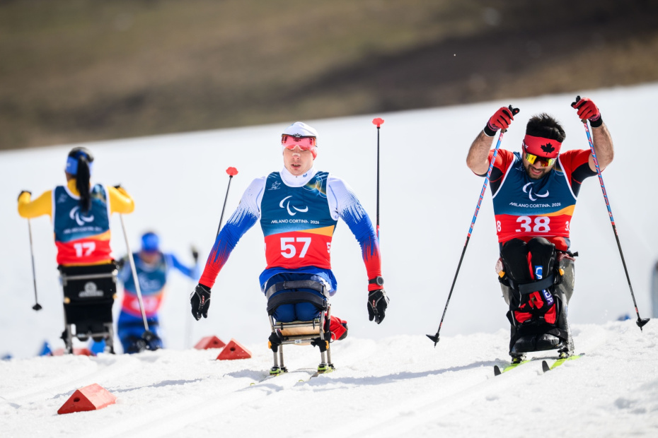 Иван Голубков (в центре)