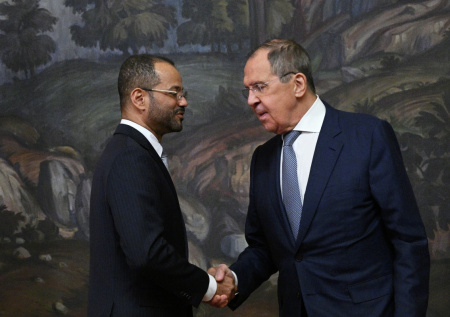 Лавров и глава МИД Омана обсудили способы прекращения кризиса в Иране