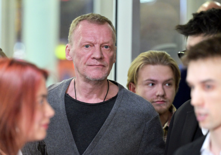 Выход в свет, слухи о госпитализации, мнение об СВО: как живет Серебряков