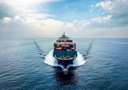 Китайский балкер совершил чудо в Ормузском проливе, спасаясь от ракет