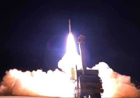 На Израиль обрушились тяжелые ракеты с разделяющимися боеголовками