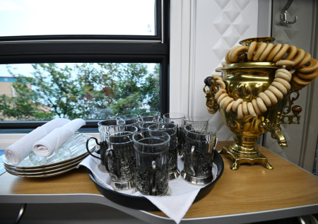 Американцы начали скупать советские подстаканники и шапки-ушанки