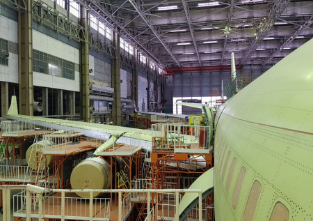 Семь человек пострадали из-за обрушения эстакады на авиазаводе