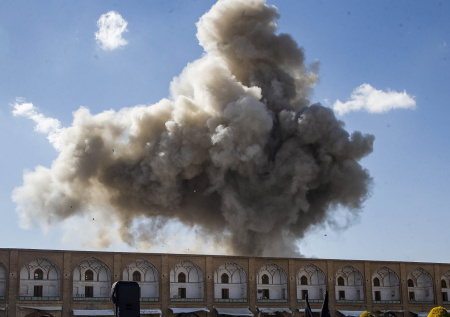 Авиационный колледж в Иране попал в центр противостояния