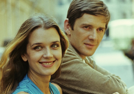 Почему ушла от Абдулова, роман с Серовым, приемные дети: как живет Алферова