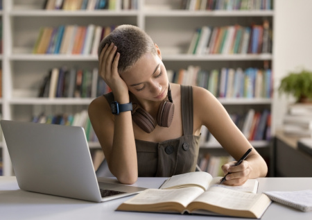 Стало известно, в каких профессиях левши чаще всего добиваются успехов