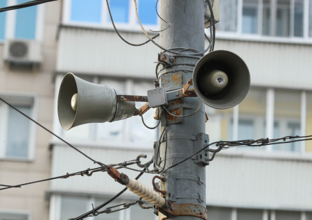 Сирены взвыли в семи областях Украины