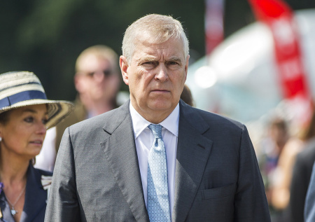 Королевская семья Британии: новости, Эндрю начал ходить к психотерапевту