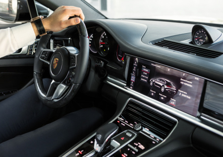 Южная Корея взялась за расследование поставок люксовых авто в Россию