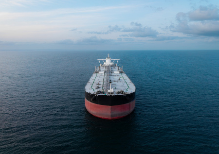 В Балтийском море задержали связанный с Россией танкер