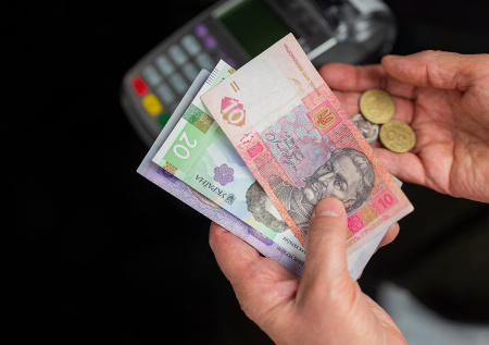 Украинцы могут остаться без соцвыплат