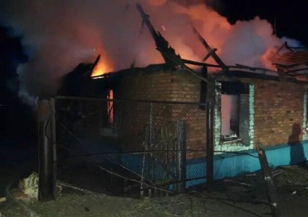 Мать и двое детей погибли при пожаре в астраханском селе