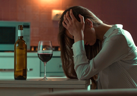 Россияне выбрали самые эффективные меры борьбы с алкогольной зависимостью