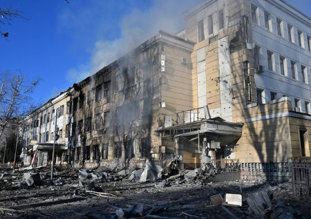 Появились страшные кадры последствий удара по больнице в ДНР