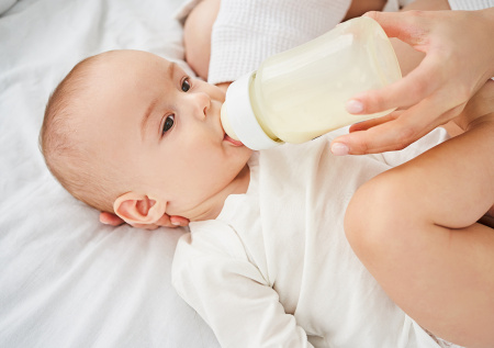 Россиянам разрешат брать с собой в самолет грудное молоко