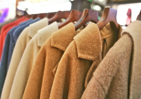 Стилист объяснила, что в гардеробе выдает неуверенного в себе человека