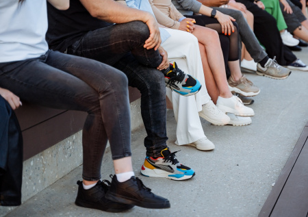 «Бомба замедленного действия»: названа опасность позы нога на ногу