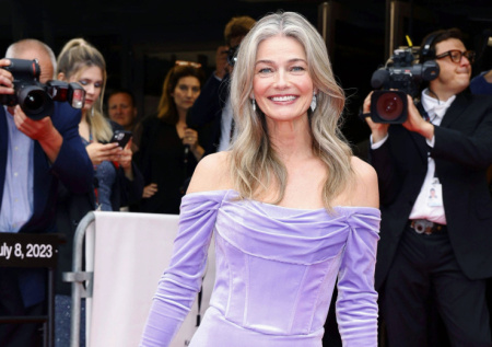 «Гравитация берет свое»: Поризкова показала свое тело в кружевном белье