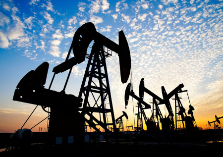 Экономист раскрыл, зачем ЕС нужны санкции против нефти из России