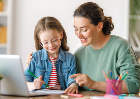 Россиянкам могут назначить «зарплату для мам»