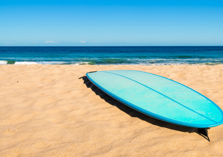 Россиянина избили на популярном курорте из-за доски для серфинга