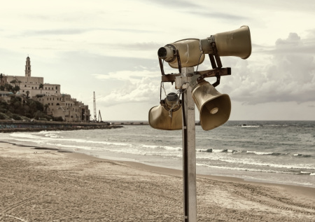 Предприимчивые израильтяне превратили бомбоубежище в «дворец любви»