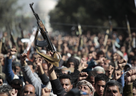 Хуситы заявили, что поддержат Иран