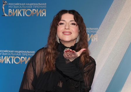 «Невероятная»: певица Жасмин порадовала поклонников прекрасной формой
