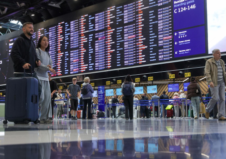 Более 35 самолетов не могут вылететь из аэропортов Москвы