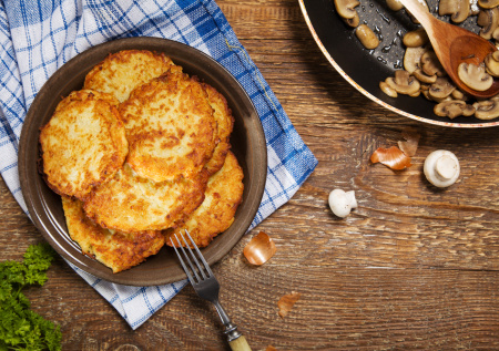 Не бутерброды и не каша: быстрые картофельные лепешки на сковороде, которые готовятся за минуты