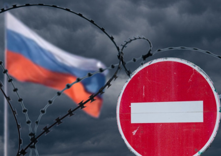 ЕС опубликовал имена двух россиян, исключенных из санкций