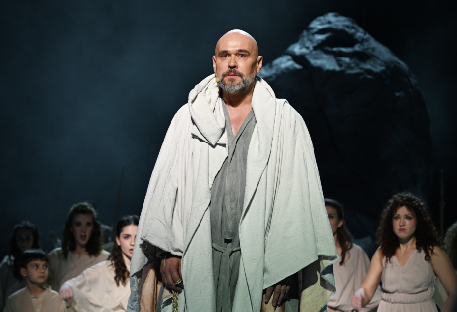 Актер Максим Аверин в роли Пилата Понтийского в сцене из спектакля «Роман» в постановке режиссера Александра Лазарева в Центральном академическом театре Российской армии (ЦАТРА) в Москве