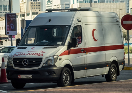 В Абу-Даби человек погиб после падения обломков ракеты