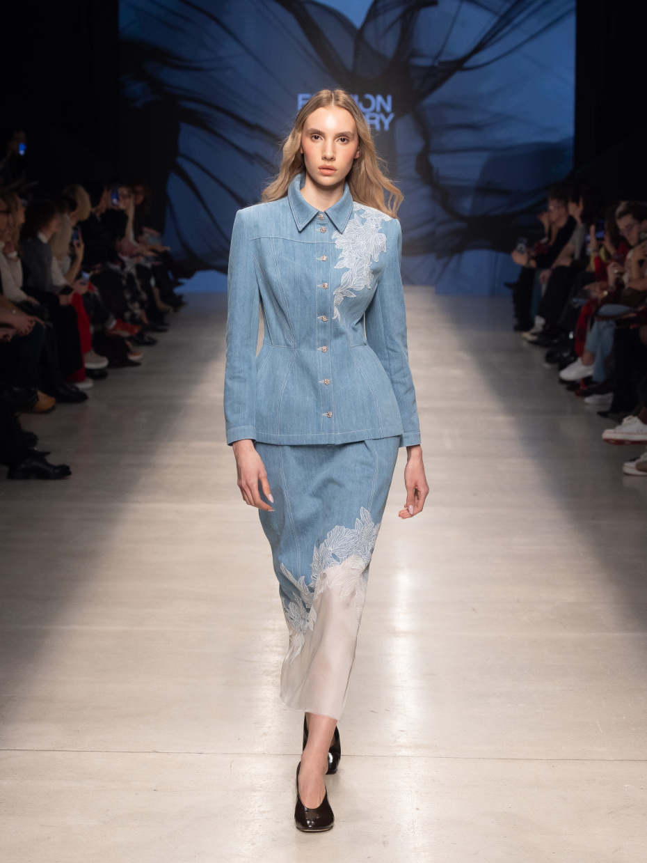 Показ Fashion Factory School На неделе высокой моды в Москве