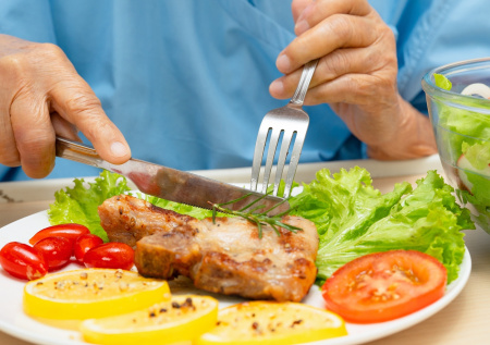 Эндокринолог объяснила необходимость смены рациона после 50 лет